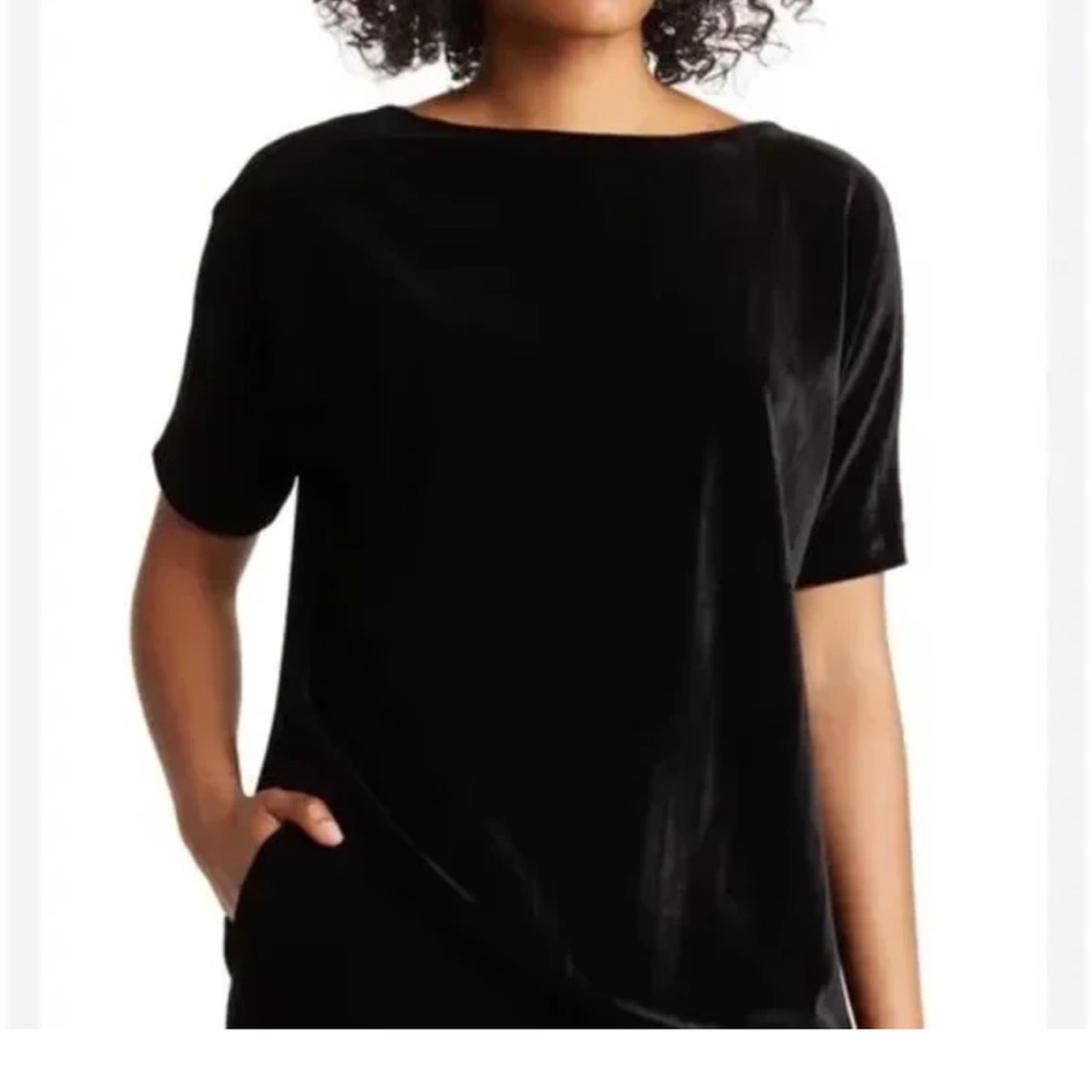 New St. John Black label Crushed Velvet Top